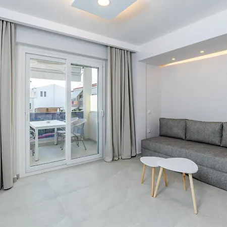 Interni Luxury Living B نيكيتي