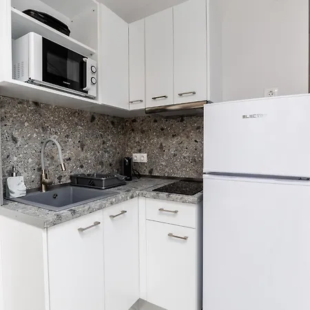 Interni Luxury Living B نيكيتي